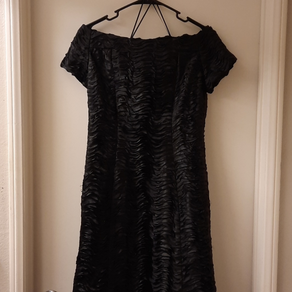 NWT, B Michael America Red Collection Textured Gown - Picture 8 of 16